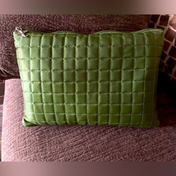 NWOT Travel pillow with blanket & eye mask - Picture 2 of 3